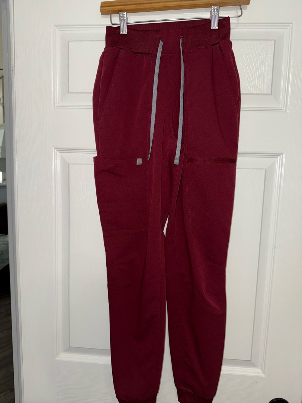 Women’s Fabletics Jogger scrub pants